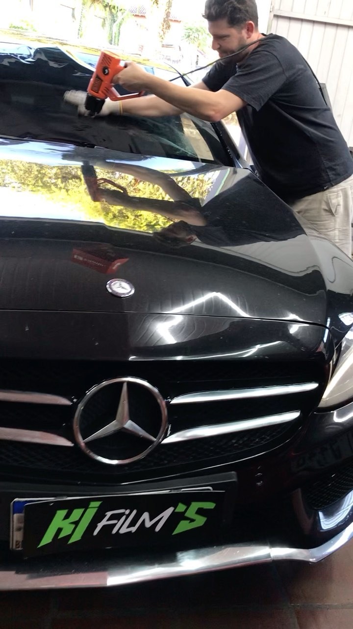 Instalação profissional em Mercedes preto